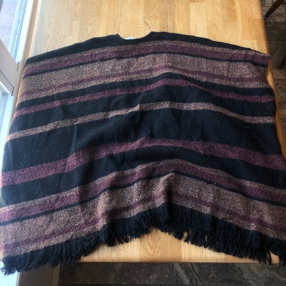 American Eagle Dark Knit Poncho Shawl Boho Western Fringe One Size - Picture 4 of 10